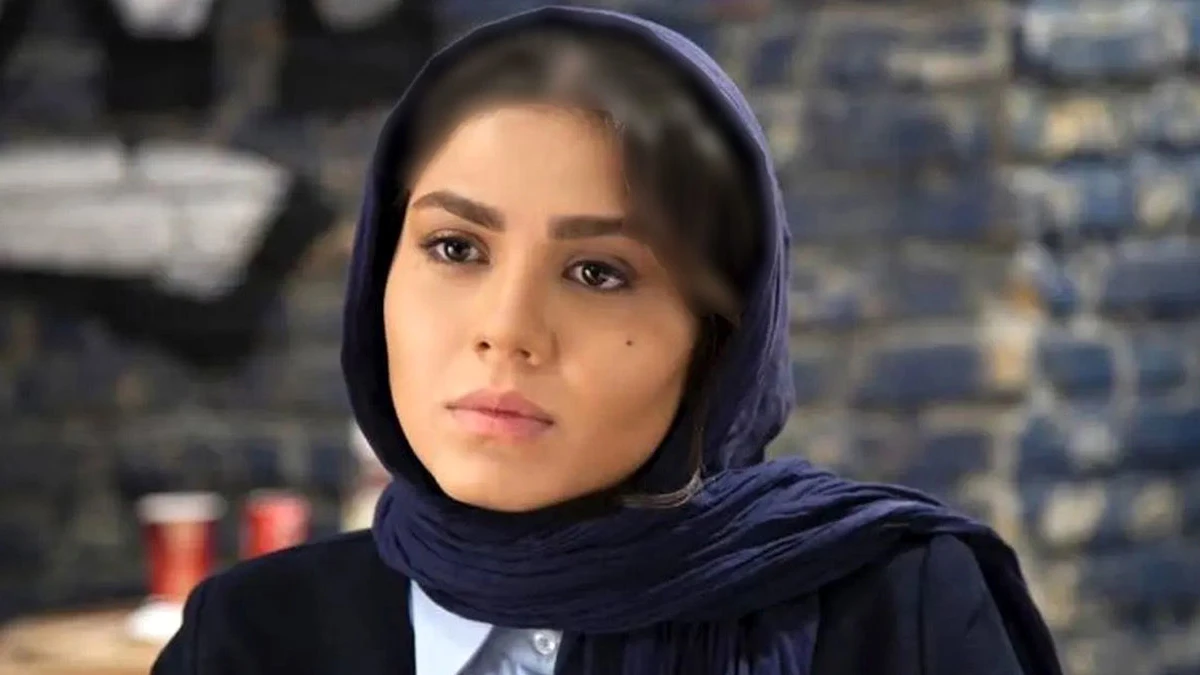 سفر زمان | پوشش عجیب و جذاب عجیب آزاده زارعی در دل کویر | گلی شی سفر زمان | پوشش عجیب و جذاب عجیب آزاده زارعی در دل کویر | گلی شی