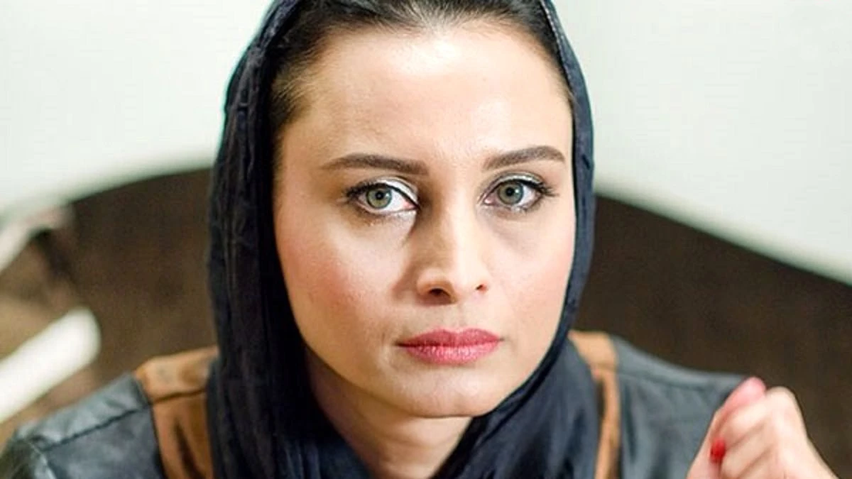 عکس؛ مریم کاویانی عزادار شد