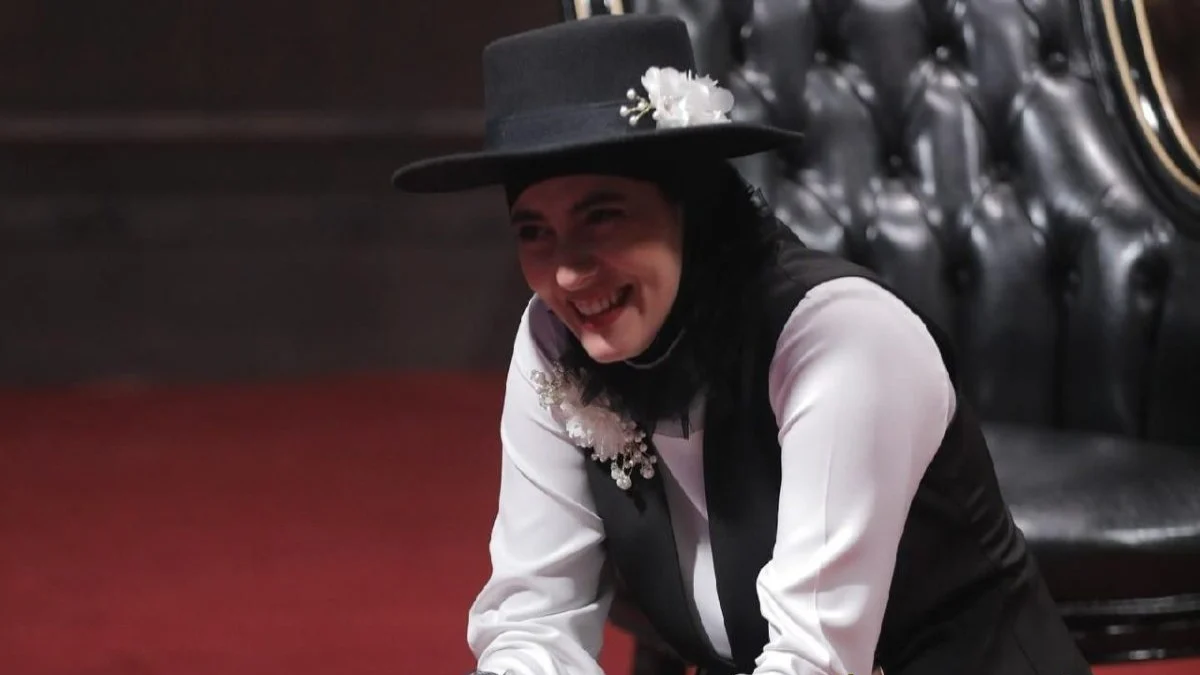 سفر زمان | چهره جدید مهسا طهماسبی «کیان» سریال دیوار به دیوار بعد 7 سال | گلی شی سفر زمان | چهره جدید مهسا طهماسبی «کیان» سریال دیوار به دیوار بعد 7 سال | گلی شی