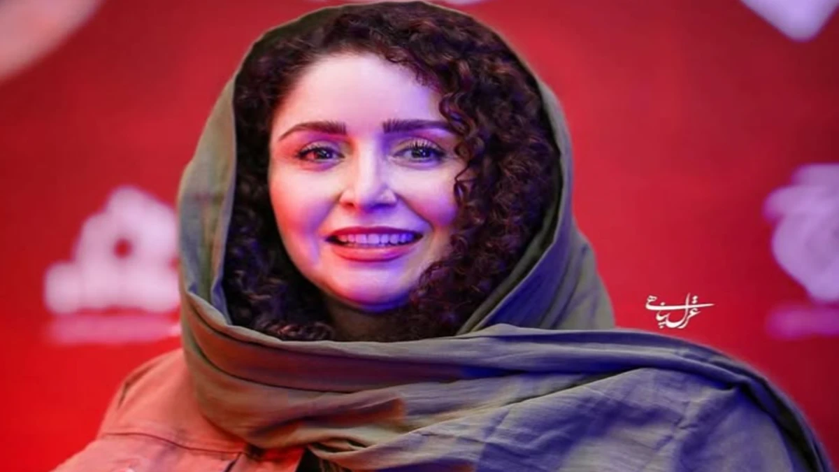 سفر زمان | عکس جذاب از چهره عجیب ژاله صامتی در اجرای نمایش محبوبه ها