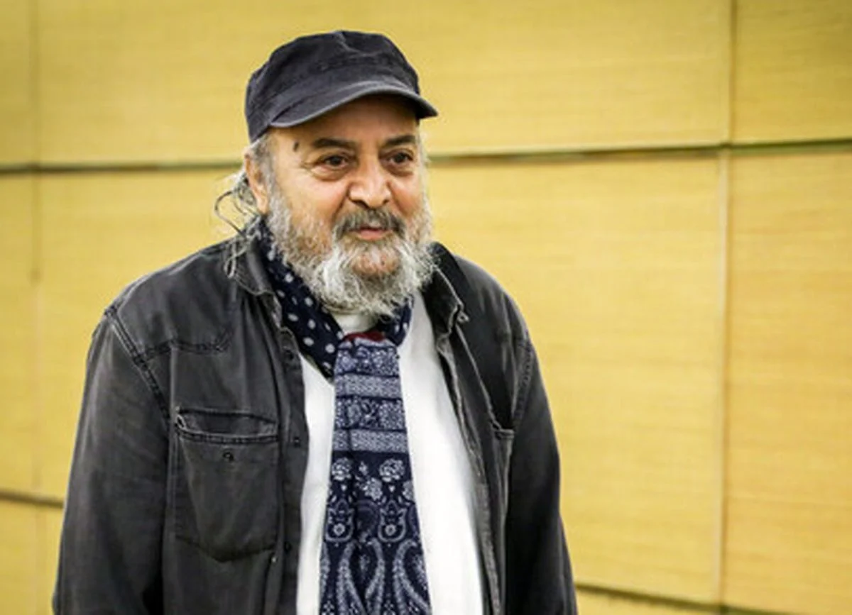 استایل عجیب آقای کارگردان در مراسم ختم سوژه شد