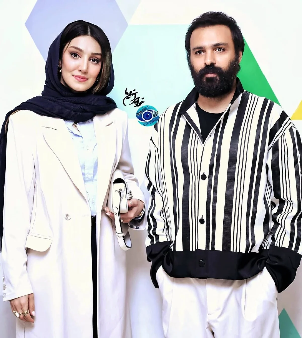 photo_5984369884651436295_y