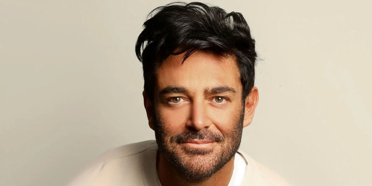 گلزار با این لباس خوشتیپ‌تر از همیشه شد