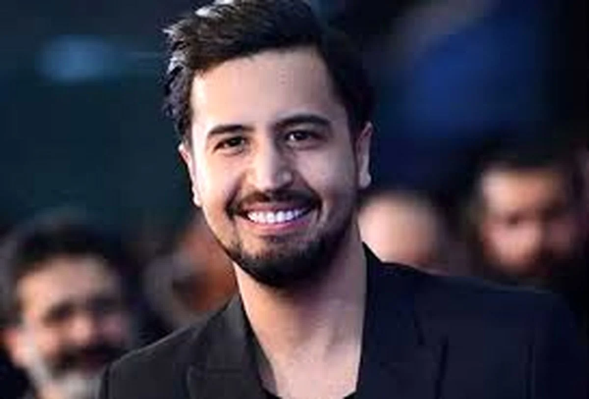 سلفی آسانسوری مهرداد صدیقیان جلب توجه کرد