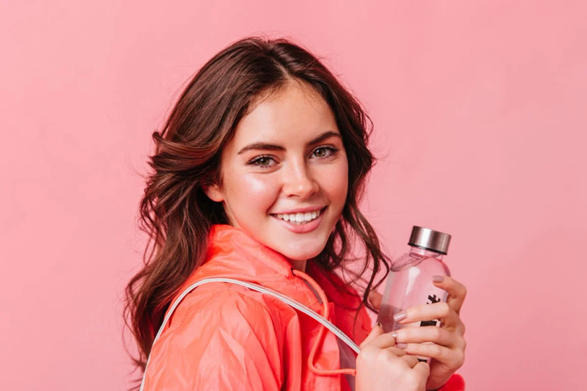 2025-11-03_15-00-35_502959-meylesokhan-ir سبک لباس پوشیدن شما عطرتان را انتخاب میکند!