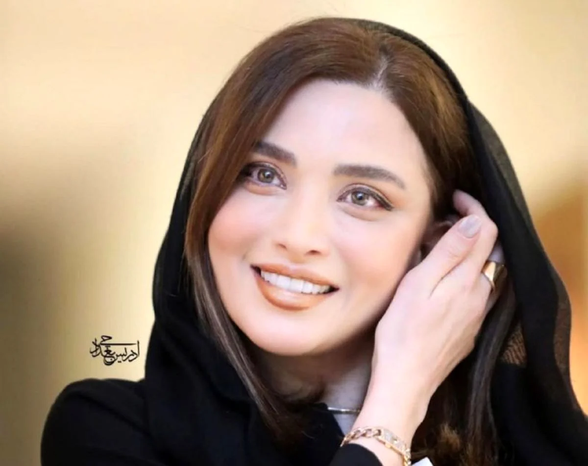 بهنوش طباطبایی با یک تیپ بهاری جلب‌توجه کرد