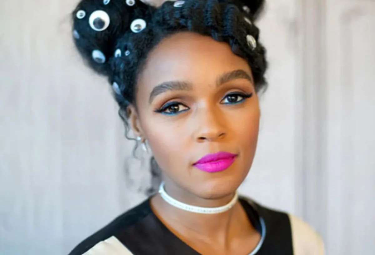 استایل عجیب و غریب خانم خواننده در مت‌گالا