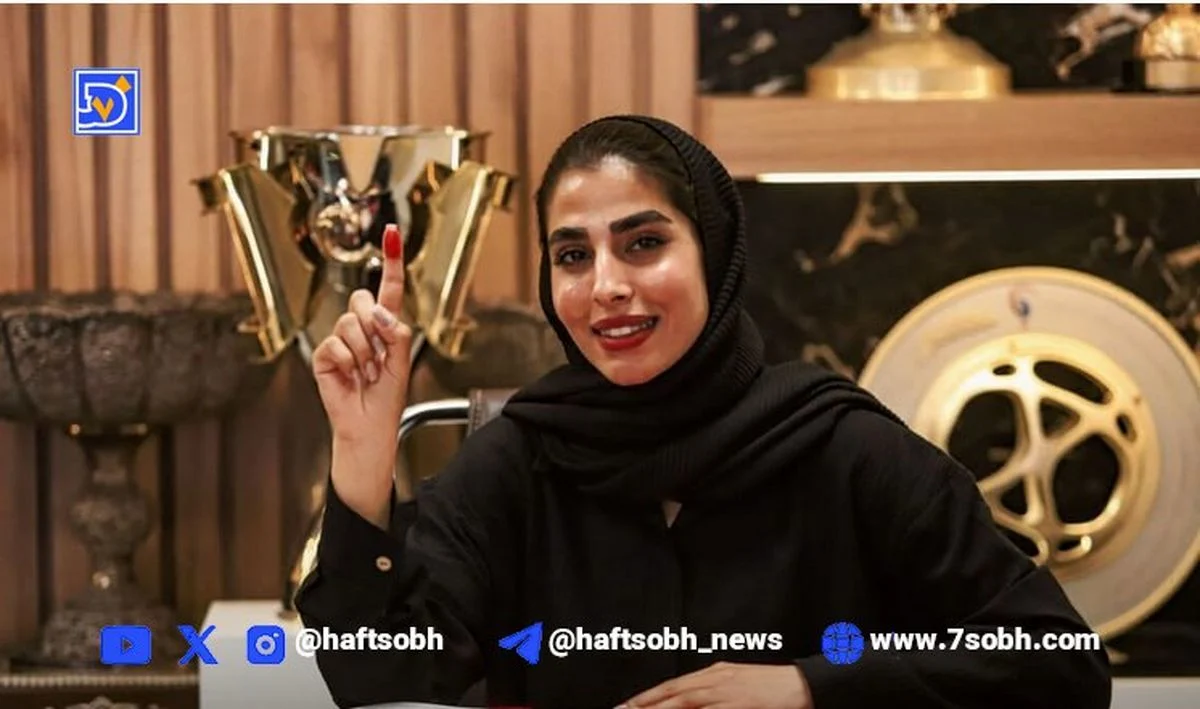 تاریخ عکس گردی| لیلی‌ومجنون جدید فوتبال ایران؛ عاشقانه‌های بازیکن پرسپولیس برای همسرش