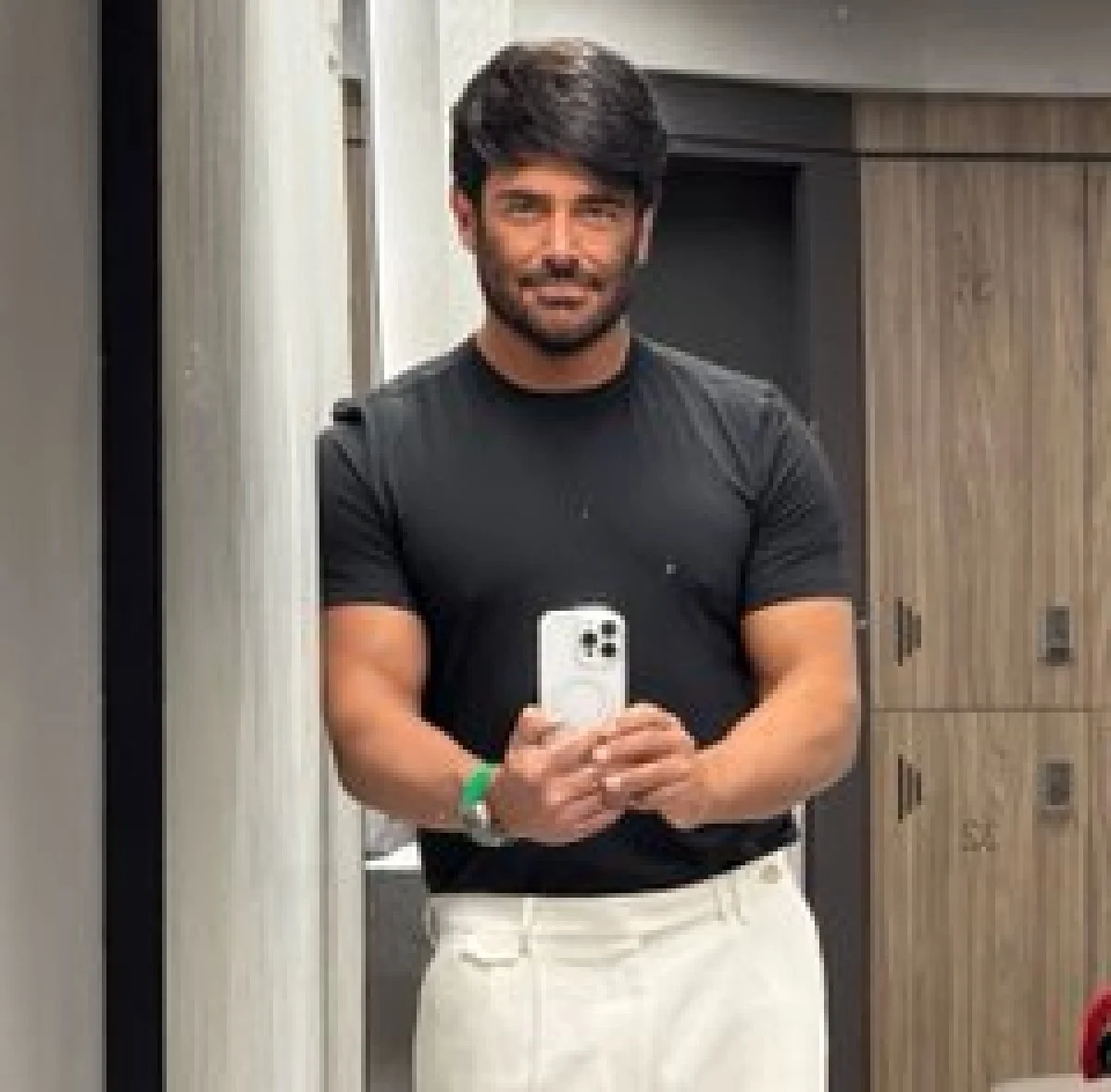 2025-11-04_11-14-49_438104-meylesokhan-ir Go_Y6oIXAAAdbK6