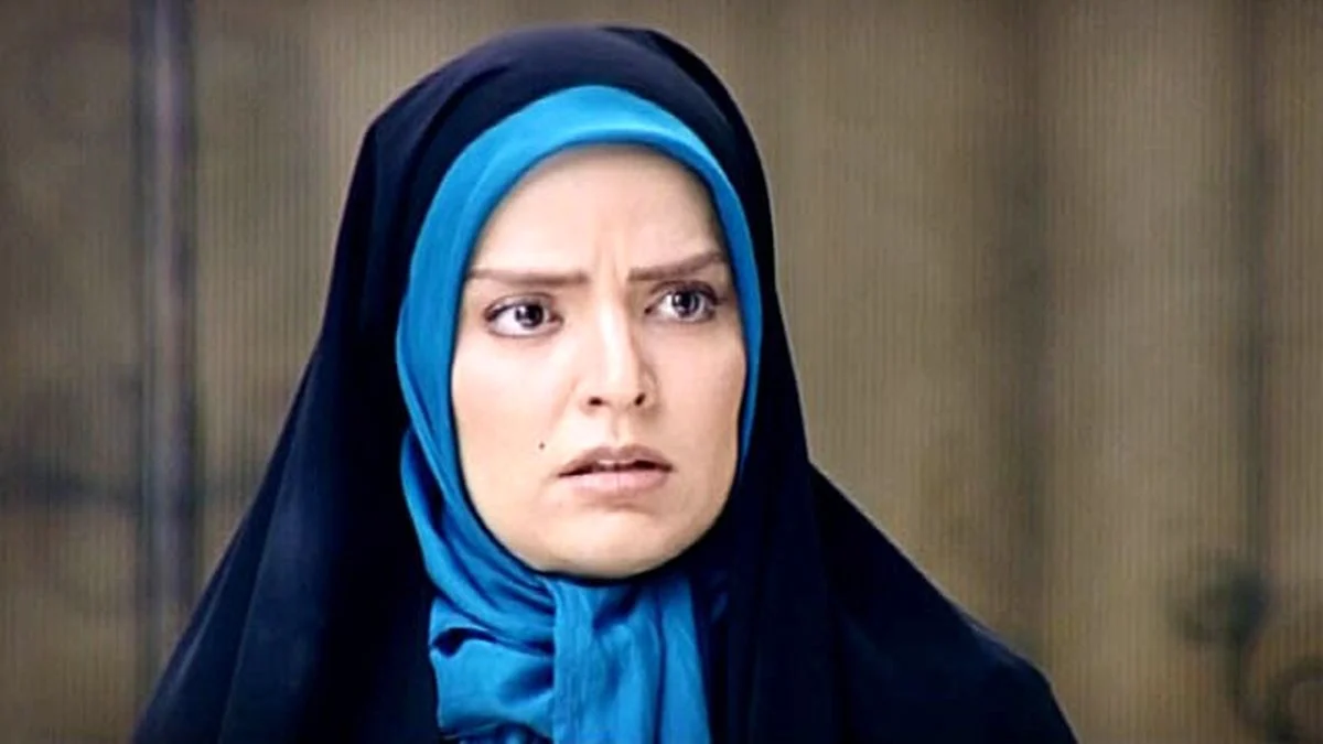 تاریخ عکس گردی| کافه گردی مرضیه آوای باران با استایل رنگارنگ