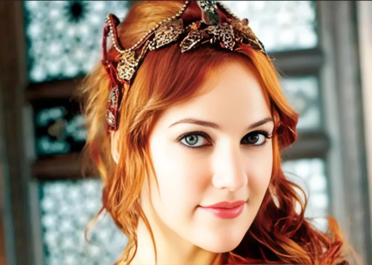 تاریخ عکس گردی| خرم سلطان با یک استایل شیک و سلطنتی بازگشت!