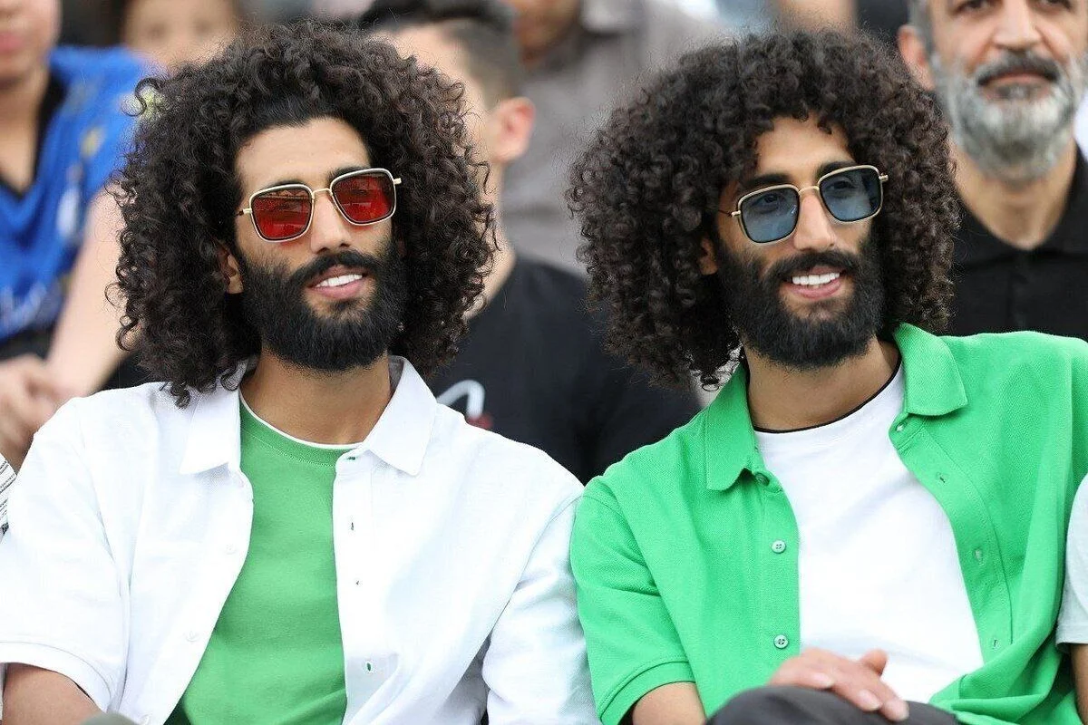 تاریخ عکس گردی| استایل رحمان و رحیم در کنار سارا و نیکا سوژه شد