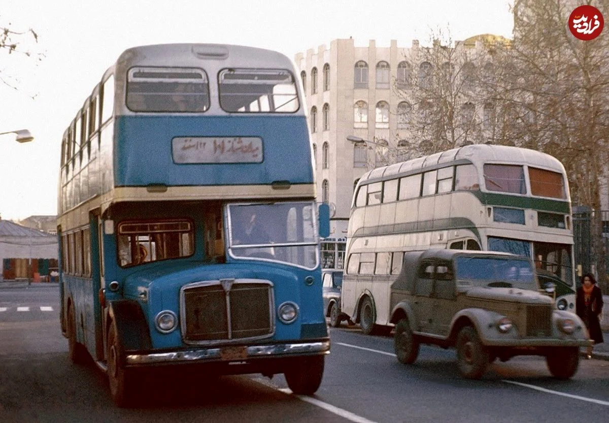 تاریخ عکس گردی| سفر به تهران قدیم؛ از «وافورفروش» قاجاری تا گل‌کوچیک در اتوبان نواب