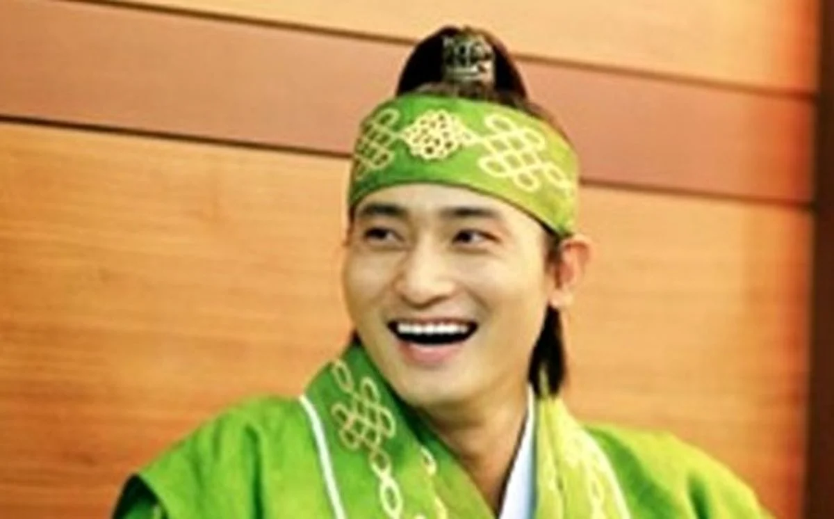 تاریخ عکس گردی| «یونگ‌پو» در ۴۷ سالگی در کنار دختر ۶ روزه‌اش