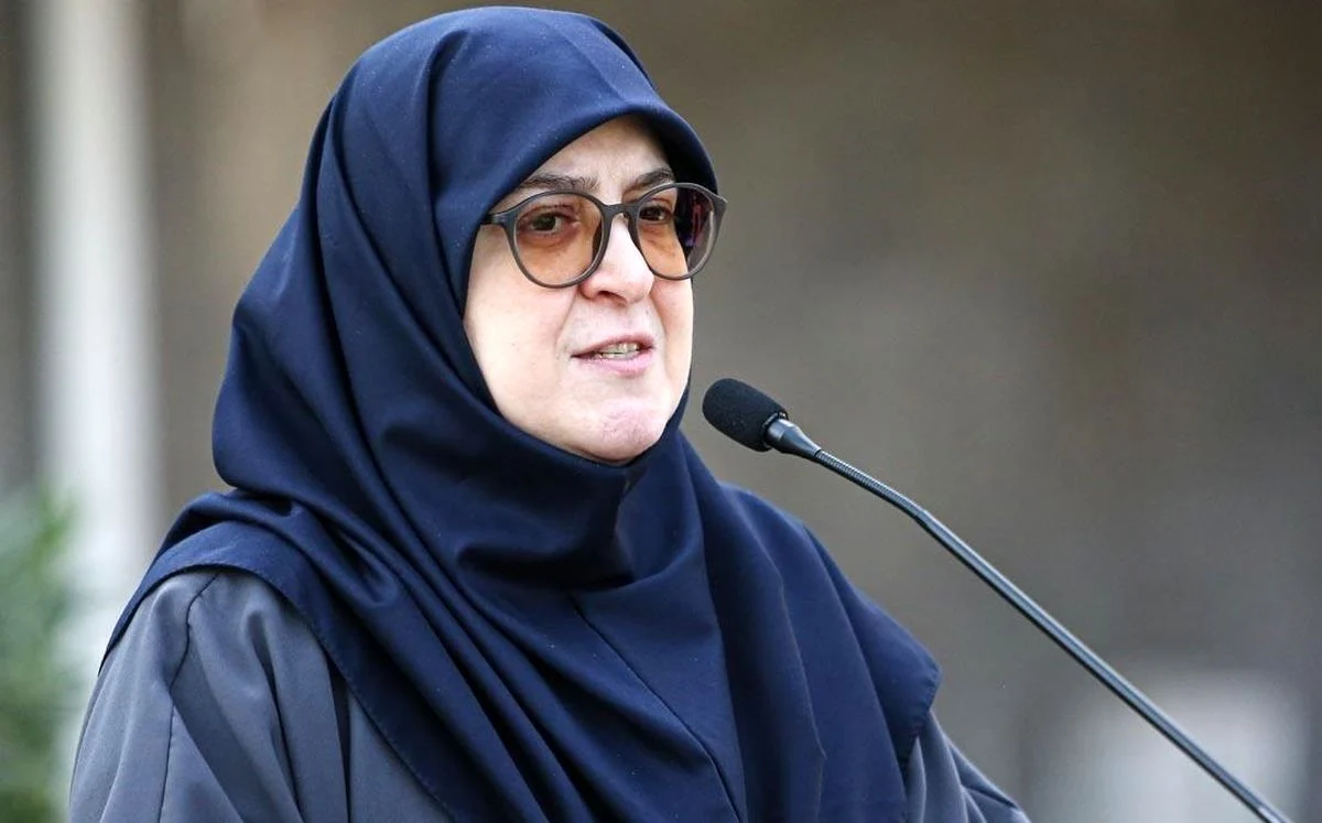 خبر جدید | ژست قلبی خانم سخنگو در حیاط دولت پربازدید شد