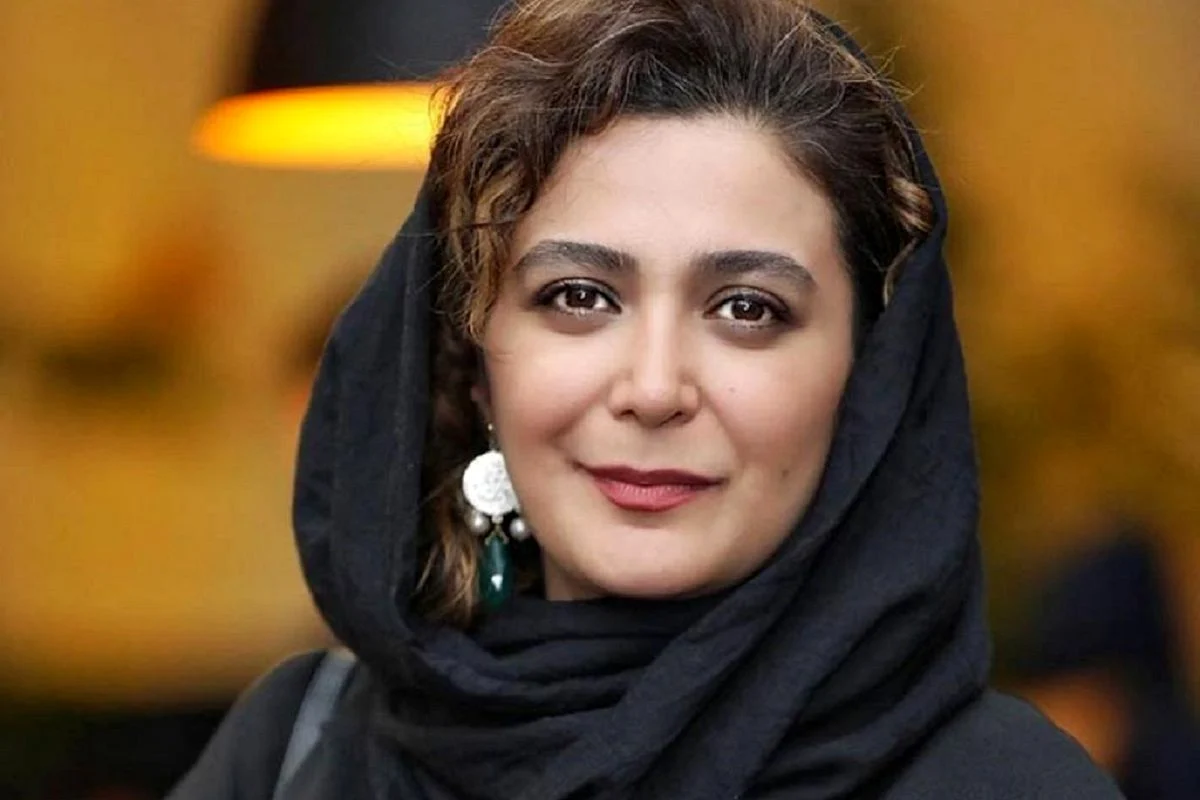 خبر جدید | سلفی آسانسوری خانم بازیگر با یک استایل زمستانی