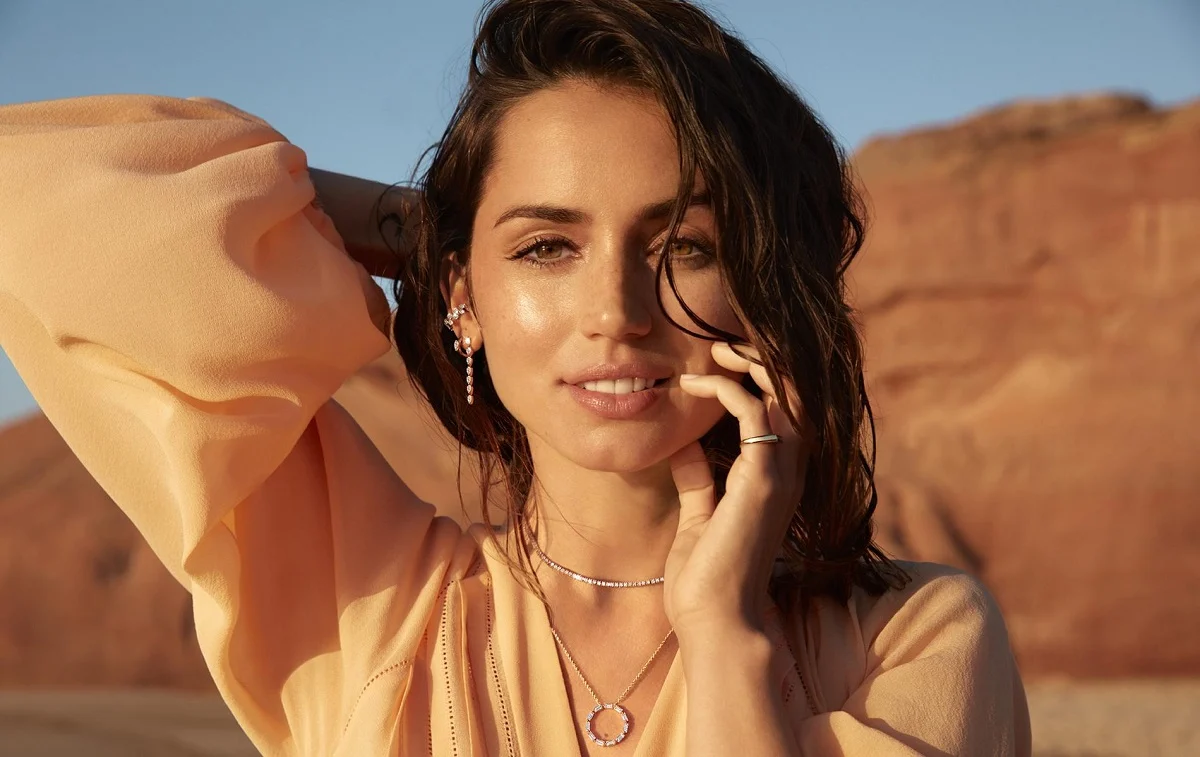 ana-de-armas-pour-le-national-diamond-council