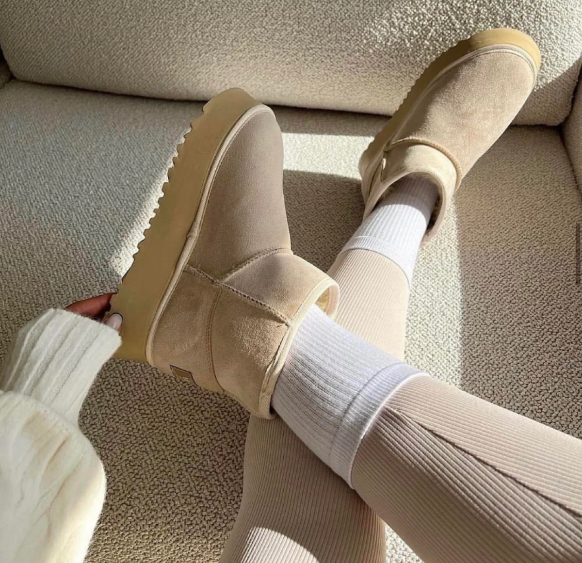 استایل دخترانه با آگ (Ugg Boots)