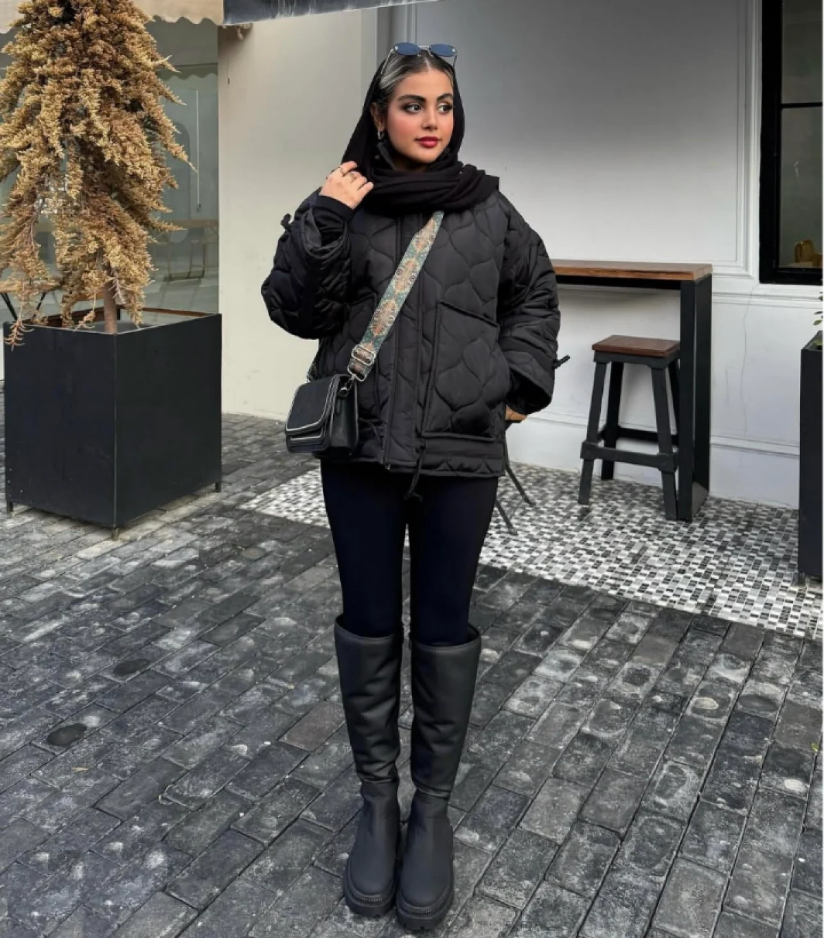 استایل دخترانه با بوت کاپشنی