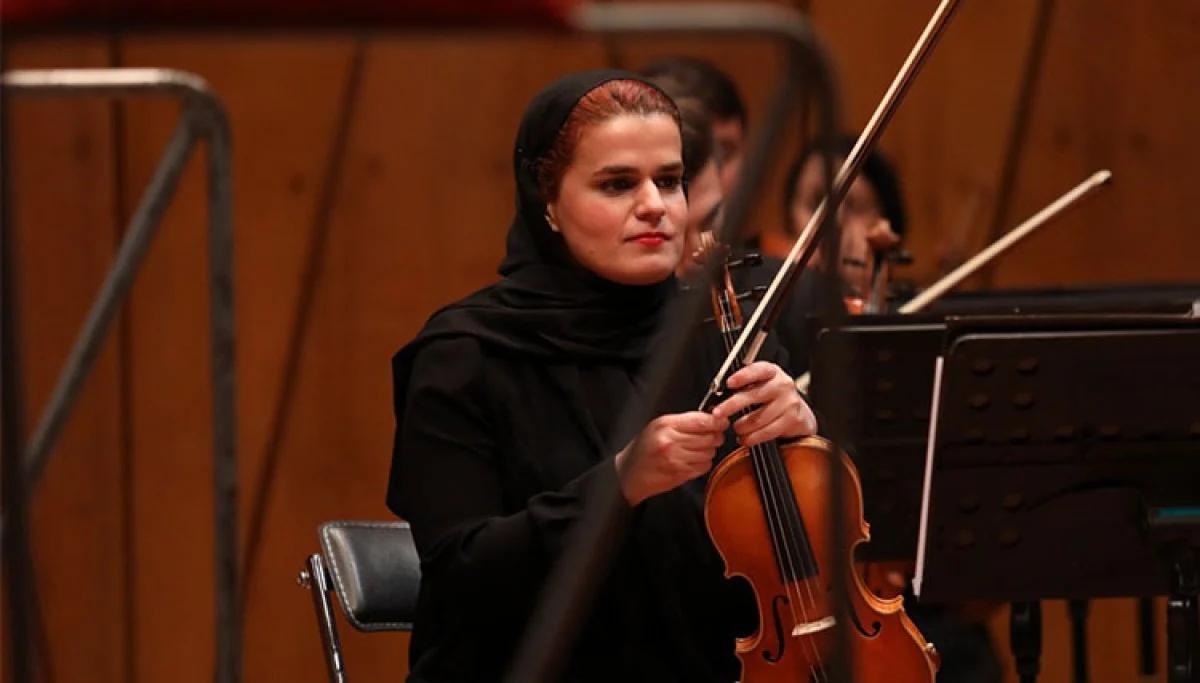 پانیذ فریوسفی برای نخستینبار رهبر ارکستر سمفونیک تهران شد | حمایت دولت از نقشآفرینی زنان در هنر پانیذ فریوسفی برای نخستینبار رهبر ارکستر سمفونیک تهران شد | حمایت دولت از نقشآفرینی زنان در هنر