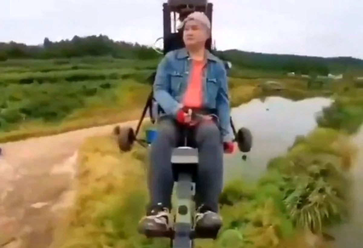 نگاه روز | چهره مشهور چینی در پخش زنده سقوط کرد و جان باخت نگاه روز | چهره مشهور چینی در پخش زنده سقوط کرد و جان باخت