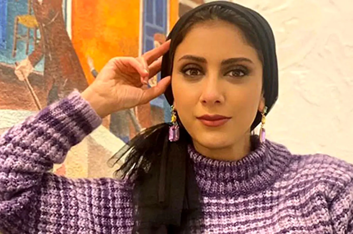 نگاه روز | ژست متفاوت مونا فرجاد در عکس تازه‌اش