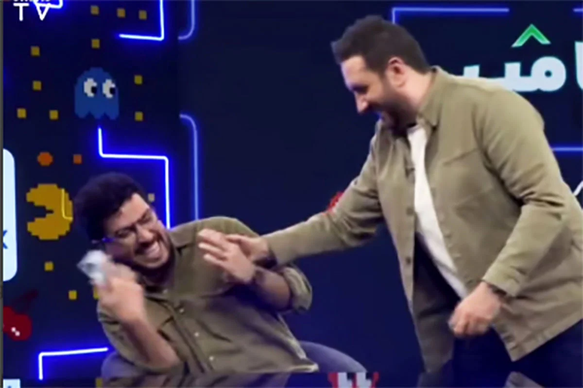 بالاخره یک نفر مچ امیرحسین قیاسی را گرفت! بالاخره یک نفر مچ امیرحسین قیاسی را گرفت!