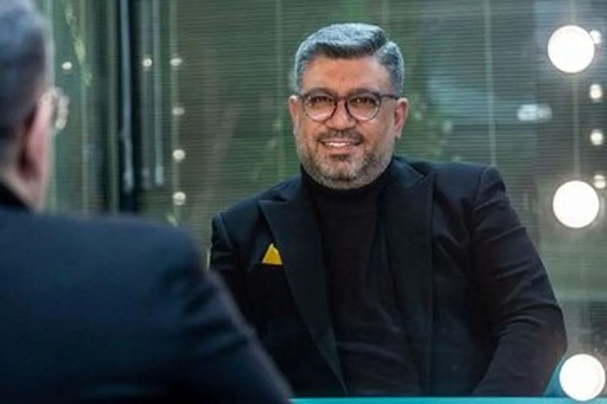 خبر جدید | سلفی آیفونی دختر رضا رشیدپور در کنار پدر و مادرش خبر جدید | سلفی آیفونی دختر رضا رشیدپور در کنار پدر و مادرش