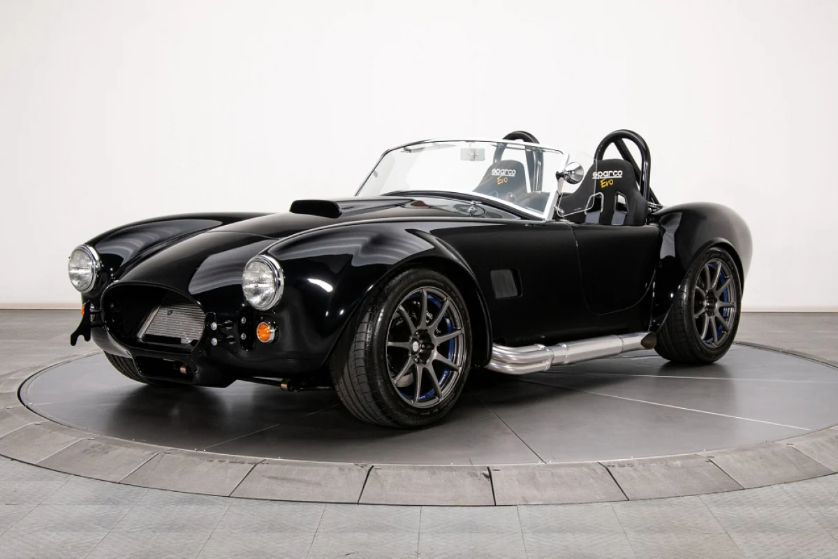 آخرین سواری با سرعت برقآسا در کبرا 1965؛ ادای احترام به افسانهای که هنوز نفس میکشد آخرین سواری با سرعت برقآسا در کبرا 1965؛ ادای احترام به افسانهای که هنوز نفس میکشد