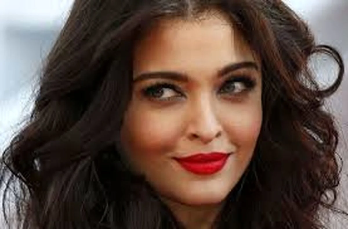 خبر جدید ؛ جذابیت آیشورایا در ۵۲ سالگی همه را خیره کرد