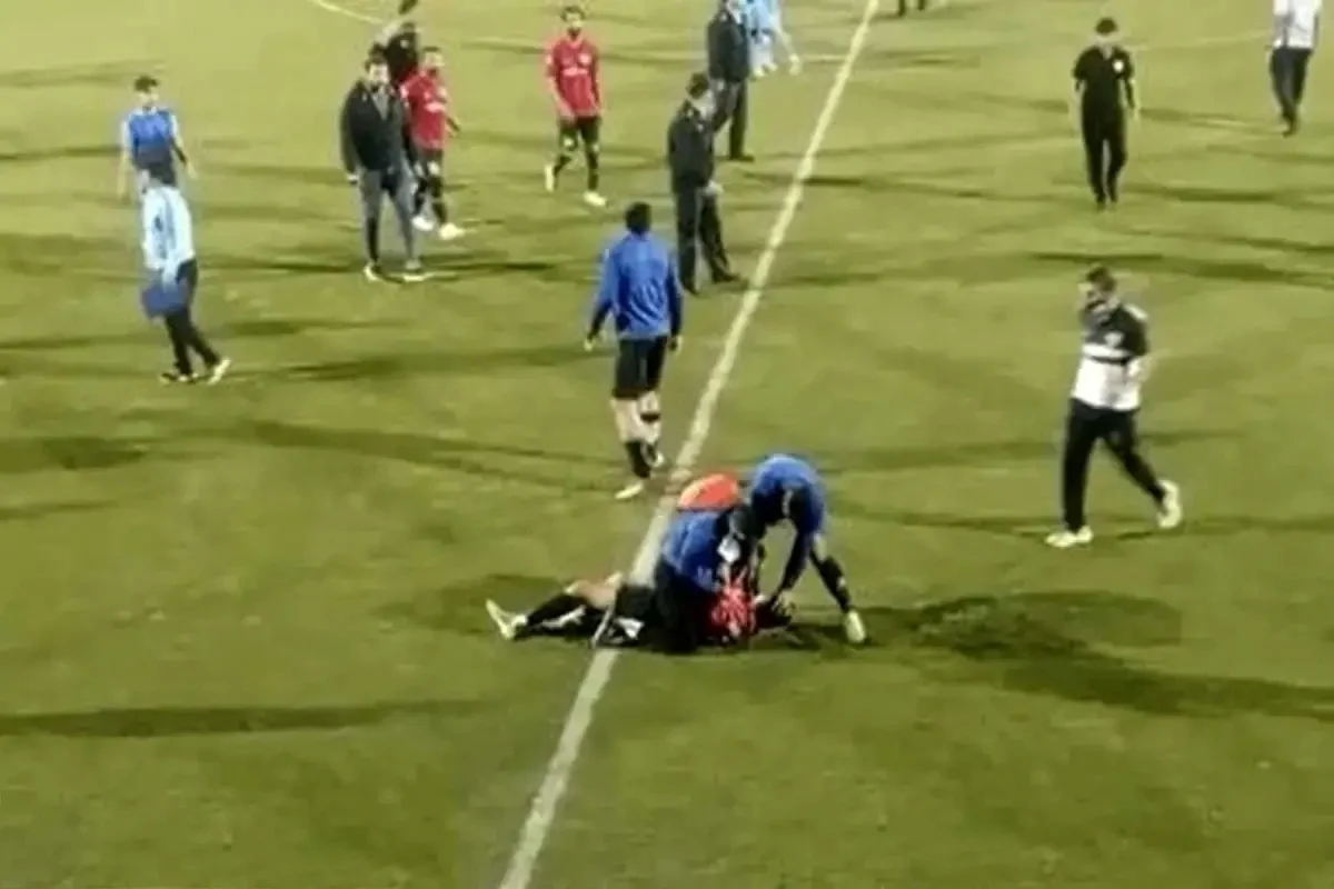 درگیری خونین در رختکن پاس همدان؛ سه بازیکن با سلاح سرد اخراج شدند