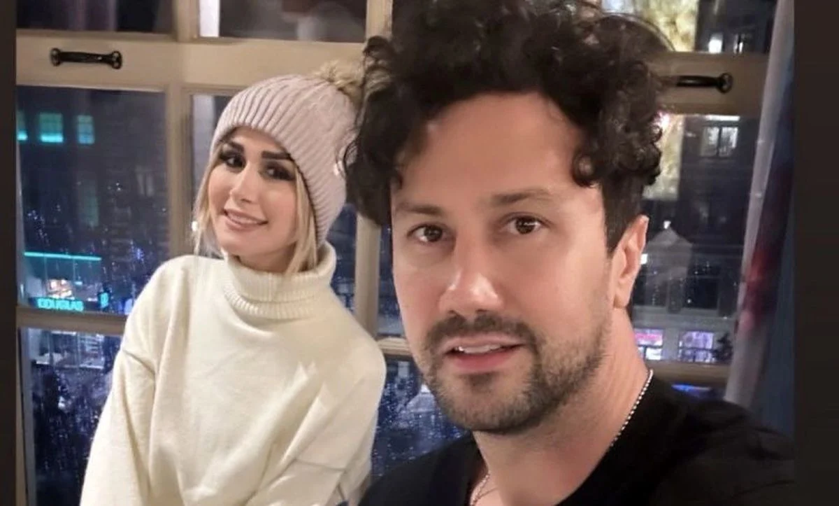 خبر جدید ؛ رخ جذابِ همسر شاهرخ استخری در عکس جدیدش خبر جدید ؛ رخ جذابِ همسر شاهرخ استخری در عکس جدیدش