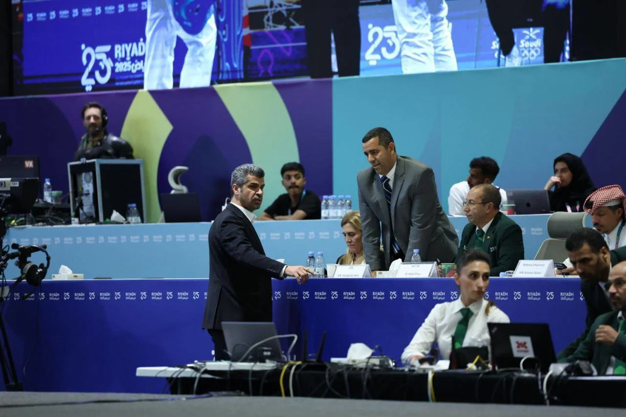 وقتی اعتراضات راه به جایی نبرد؛ تصمیم عجیب داور و بهت ایرانیان در عربستان! وقتی اعتراضات راه به جایی نبرد؛ تصمیم عجیب داور و بهت ایرانیان در عربستان!