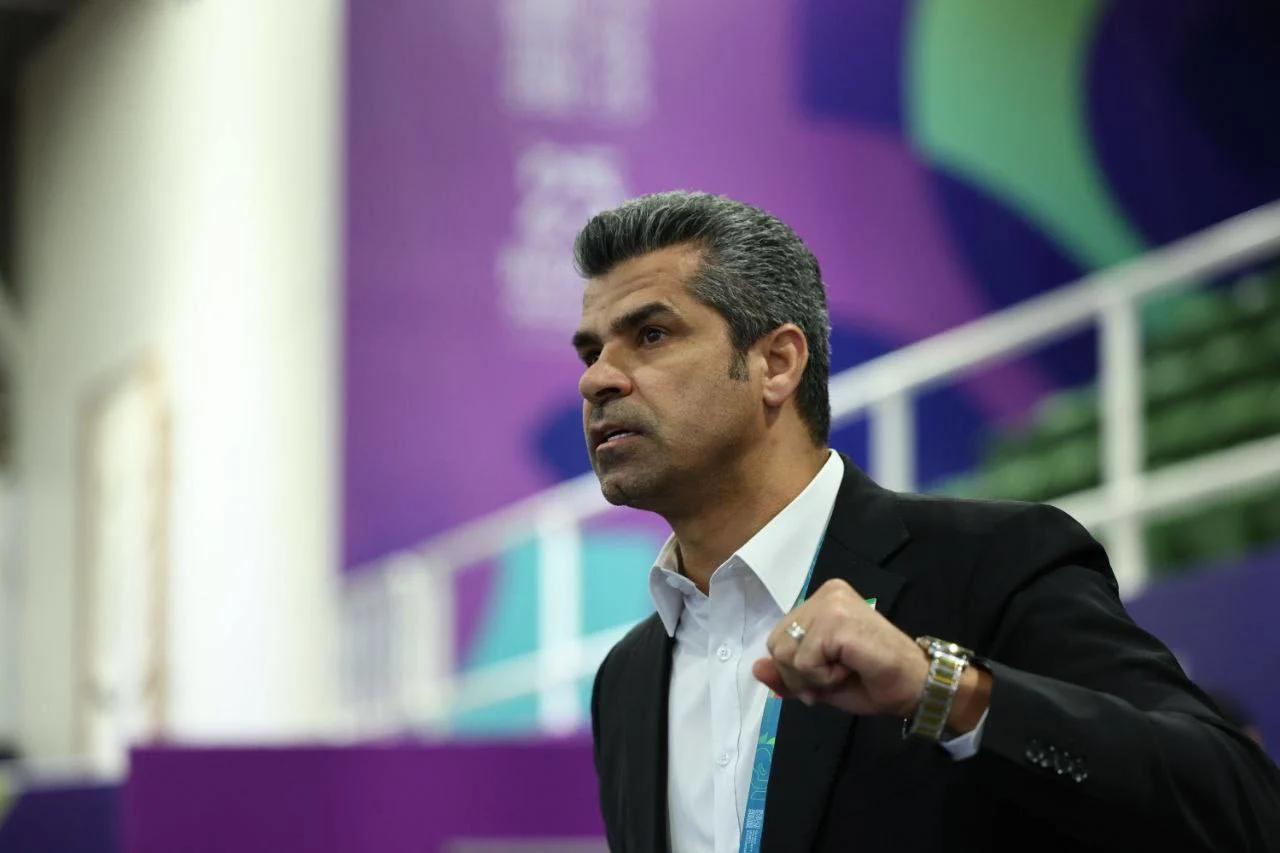 وقتی اعتراضات راه به جایی نبرد؛ تصمیم عجیب داور و بهت ایرانیان در عربستان! وقتی اعتراضات راه به جایی نبرد؛ تصمیم عجیب داور و بهت ایرانیان در عربستان!