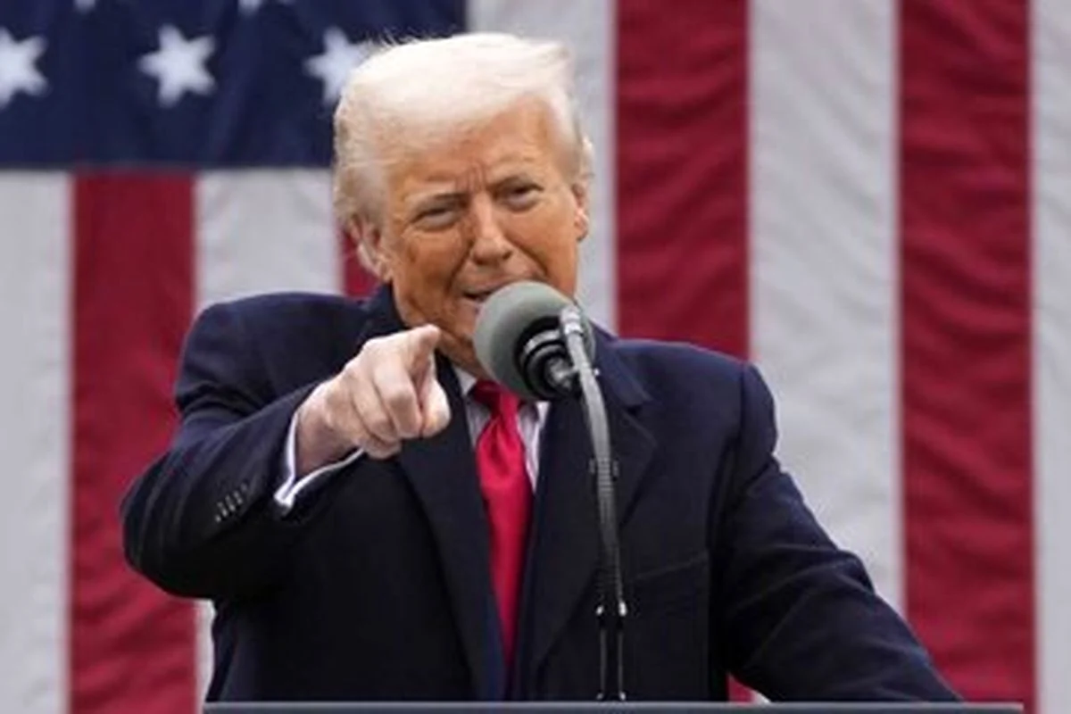 خبر روز | ترامپ: یا با من باشید؛ یا له می‌شوید!