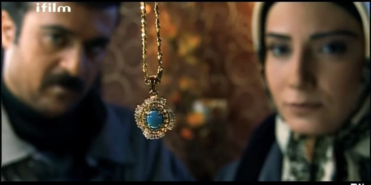 آقایان در صداوسیما کاش این سکانس از پایتخت را سانسور میکردید! آقایان در صداوسیما کاش این سکانس از پایتخت را سانسور میکردید!