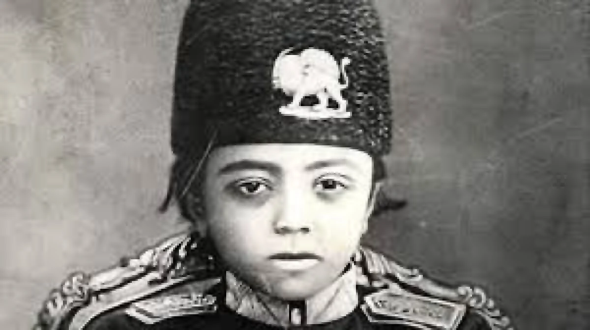 علی حاتمی: رابطه ناصرالدین‌شاه و ملیجک، مرید و مرادی بود نه عاشقانه | بازخوانی گفت‌وگوی اطلاعات ۱۳۵۴