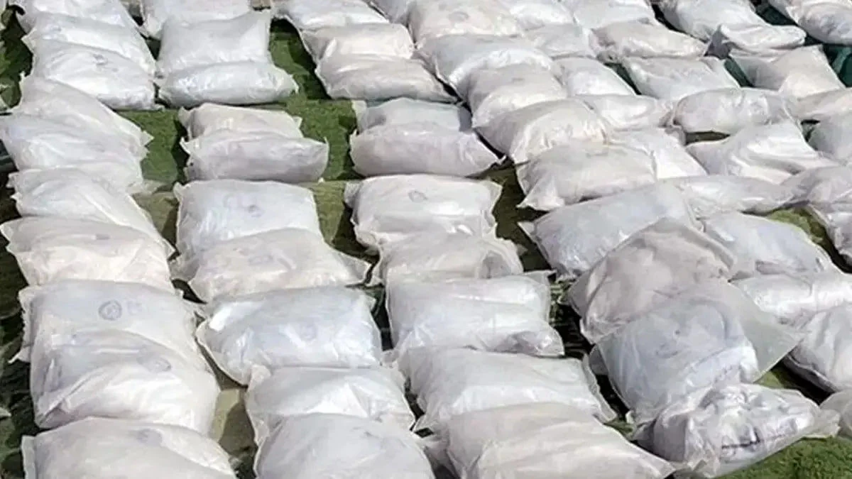 خبر امروز | کشف بیش از ۳۶ کیلوگرم شیشه از یک دستگاه تریلر