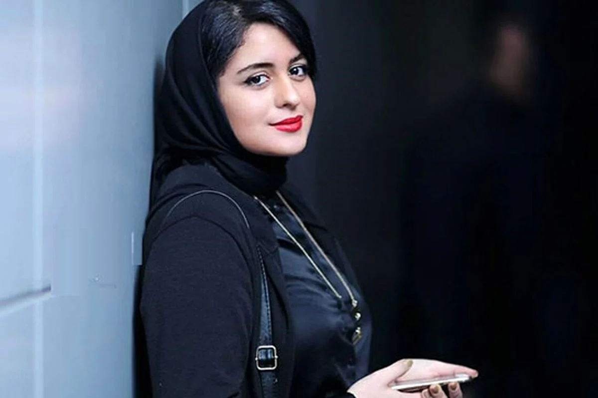 قاب روز | عکس پاییزی فاطیما بهارمست با استایل ترند جین قاب روز | عکس پاییزی فاطیما بهارمست با استایل ترند جین