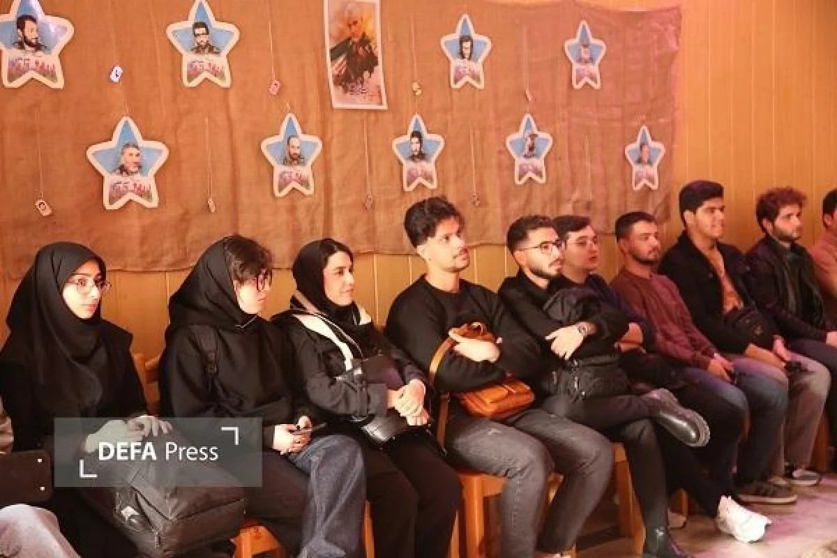 زیارت دانشجویان دانشگاه ارومیه از پیکر شهیدان گمنام | لحظه‌های معنوی در معراج شهدا آذربایجان غربی