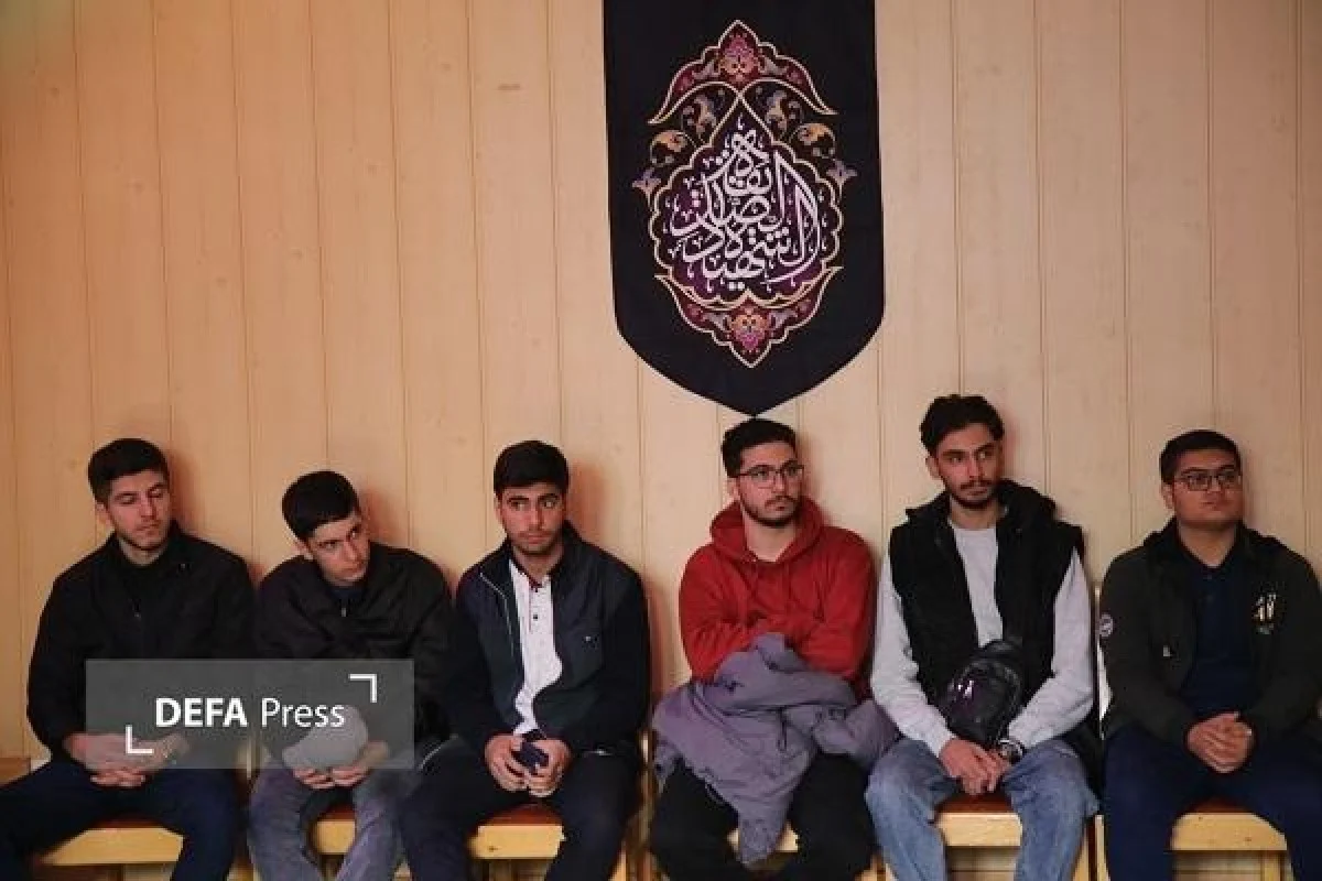 زیارت دانشجویان دانشگاه ارومیه از پیکر شهیدان گمنام | لحظه‌های معنوی در معراج شهدا آذربایجان غربی