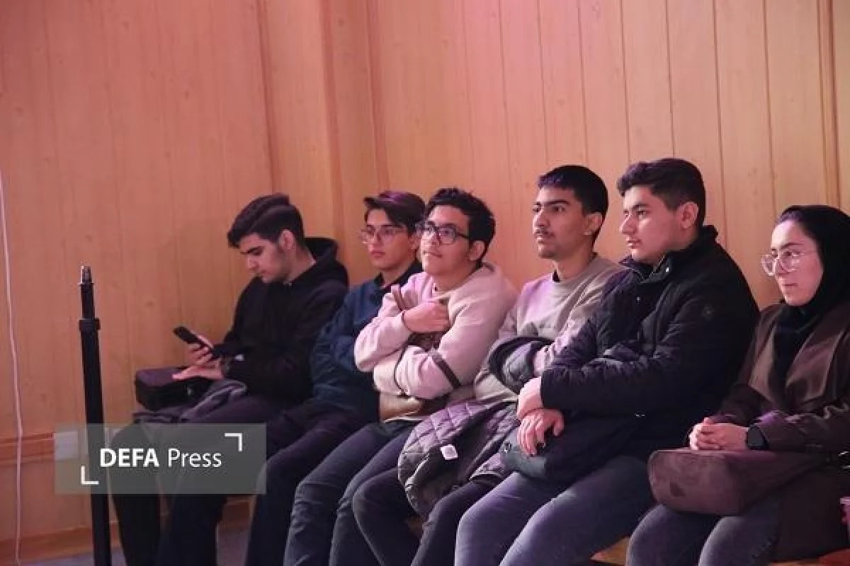 زیارت دانشجویان دانشگاه ارومیه از پیکر شهیدان گمنام | لحظه‌های معنوی در معراج شهدا آذربایجان غربی