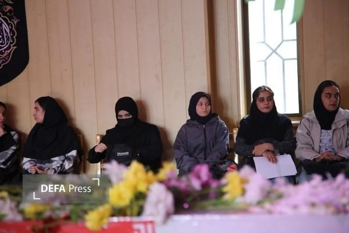 زیارت دانشجویان دانشگاه ارومیه از پیکر شهیدان گمنام | لحظه‌های معنوی در معراج شهدا آذربایجان غربی