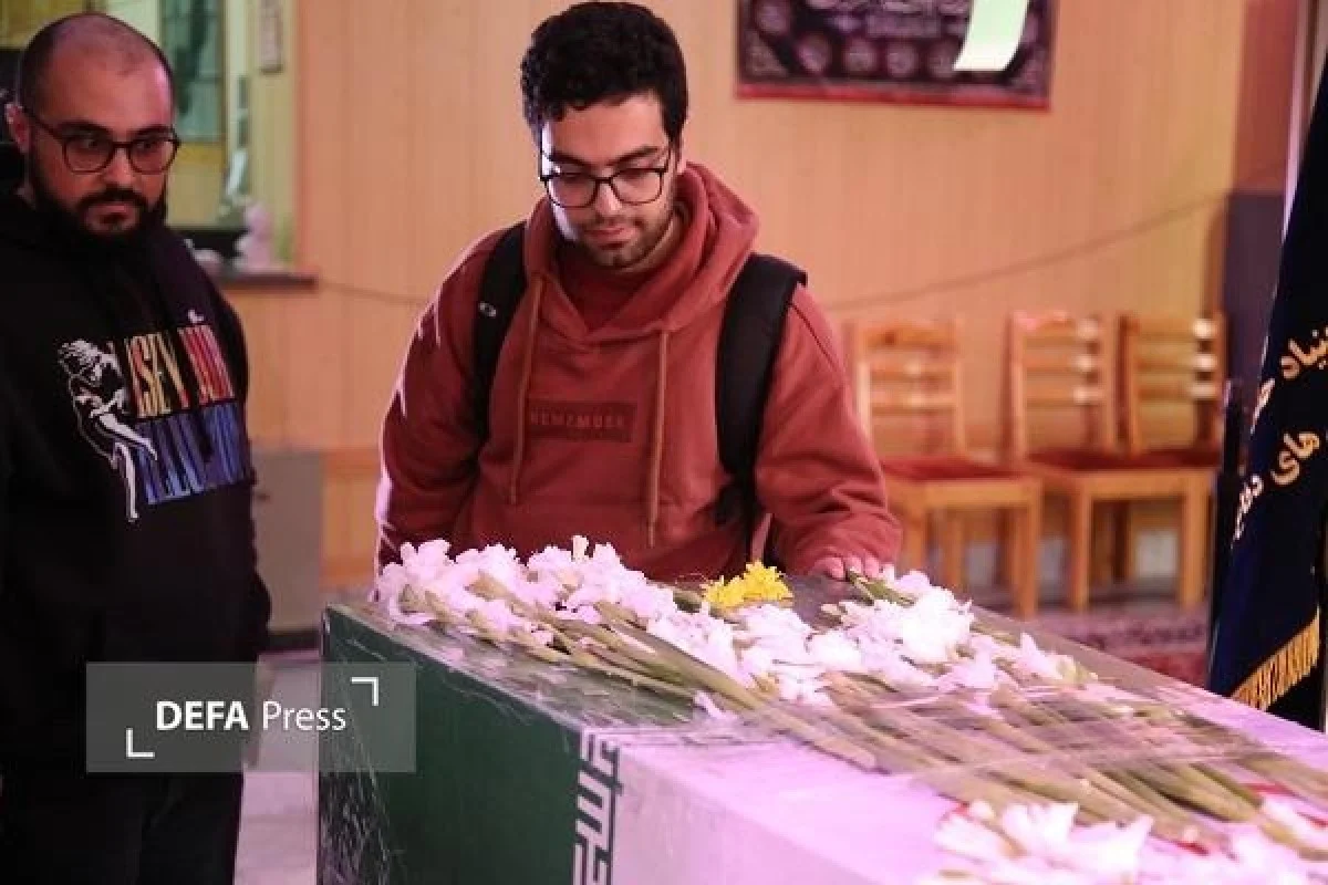 زیارت دانشجویان دانشگاه ارومیه از پیکر شهیدان گمنام | لحظه‌های معنوی در معراج شهدا آذربایجان غربی