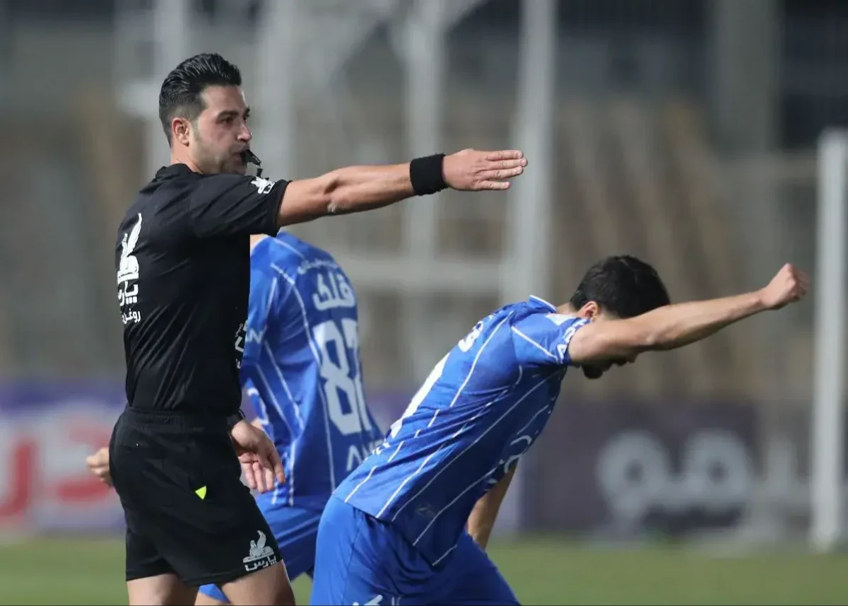 هند طبیعی هم می‌تواند پنالتی باشد | تغییر بزرگ در قانون داوری پس از صحنه جنجالی بازی استقلال – پادیاب