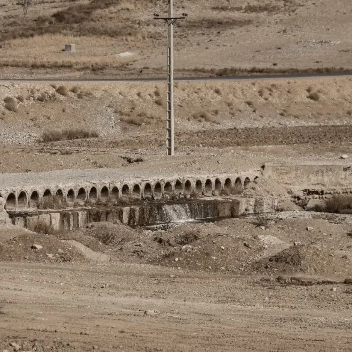 حجم آب زاینده‌رود به کمترین حد رسید | خشکسالی زردکوه بختیاری سرچشمه ۱۱٪ آب شیرین کشور را تهدید می‌کند