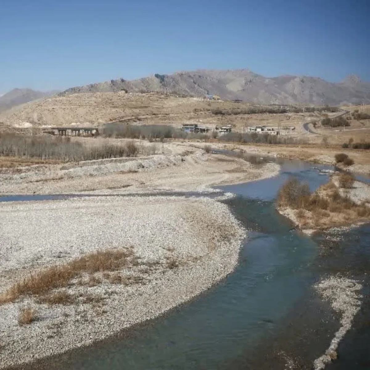 حجم آب زاینده‌رود به کمترین حد رسید | خشکسالی زردکوه بختیاری سرچشمه ۱۱٪ آب شیرین کشور را تهدید می‌کند