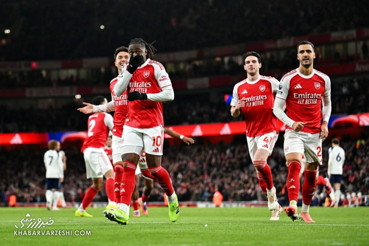 آرسنال ۴ - تاتنهام ۱/ دیگ جوشان لیگ برتر با آتش توپچیها/ پرپر شدن زنبقهای سفید با هتتریک ازه آرسنال ۴ - تاتنهام ۱/ دیگ جوشان لیگ برتر با آتش توپچیها/ پرپر شدن زنبقهای سفید با هتتریک ازه