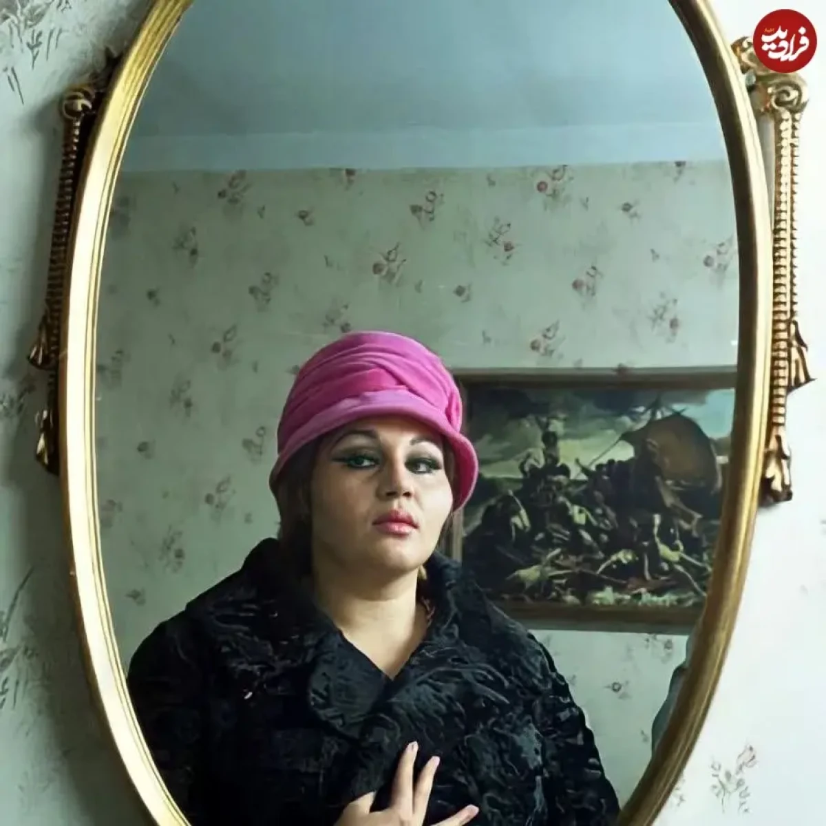 عکس| سفر در زمان؛ «هایده» در جوانی و در خانه شخصی اش در تهران؛ دهه 50 عکس| سفر در زمان؛ «هایده» در جوانی و در خانه شخصی اش در تهران؛ دهه 50