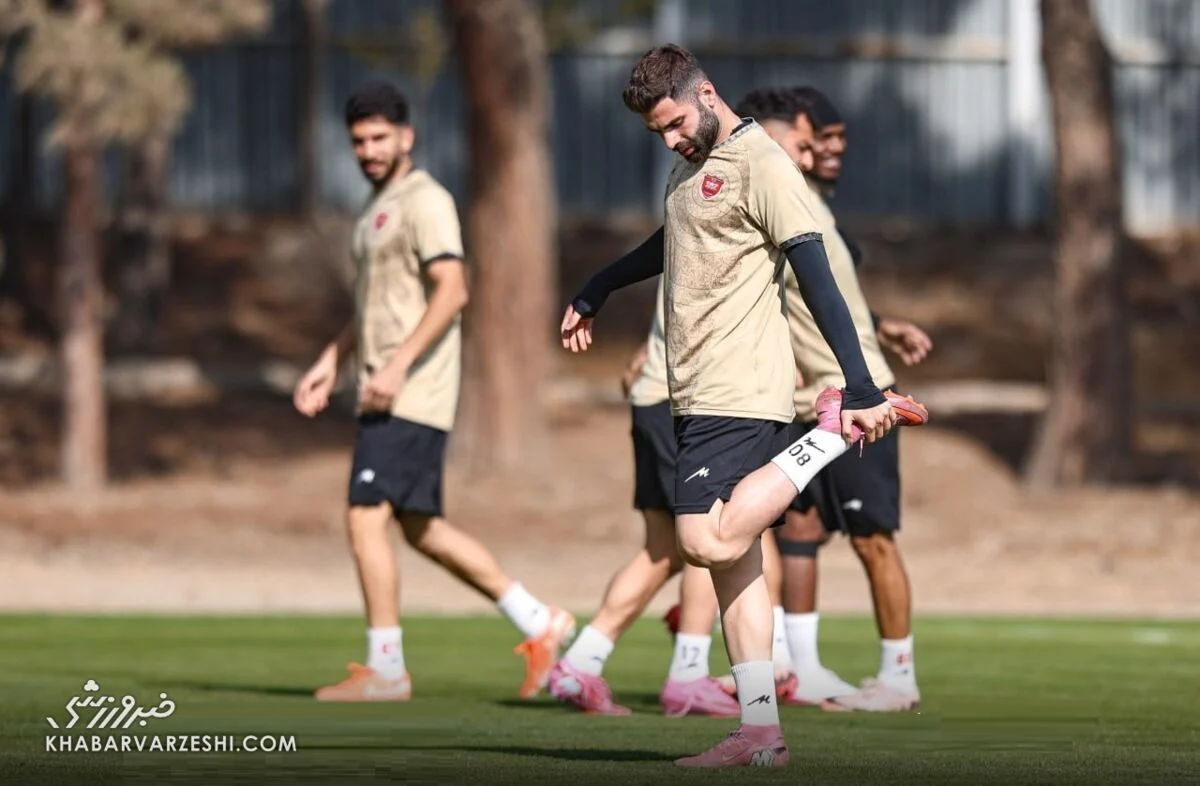 ورزشی | هافبک پرسپولیس در آستانه جدایی؛ او به فکر جامجهانی است هافبک پرسپولیس در آستانه جدایی؛ او به فکر جامجهانی است